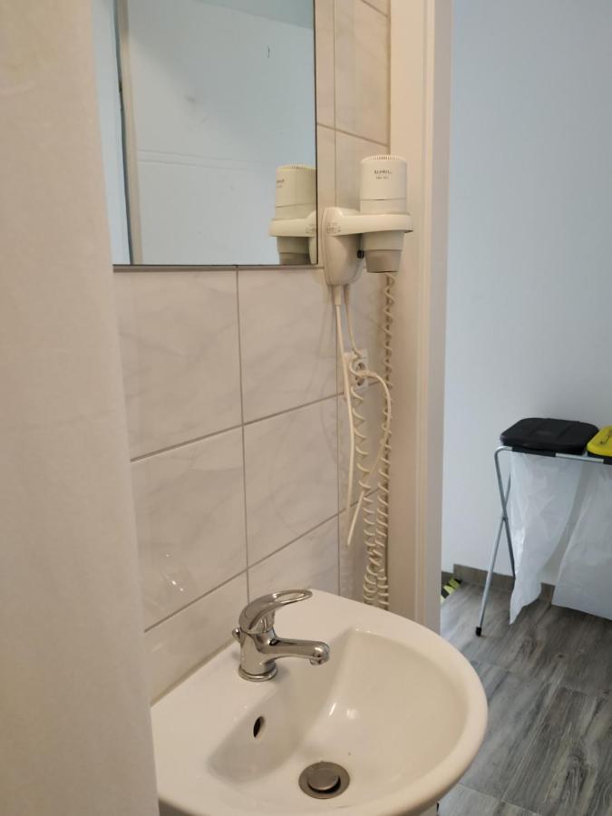 施科伊迪茨Mehrfamilien Haus公寓 外观 照片